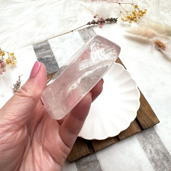 Small Clear Quartz Heart Bowl/Dish - Picture 7 of 9